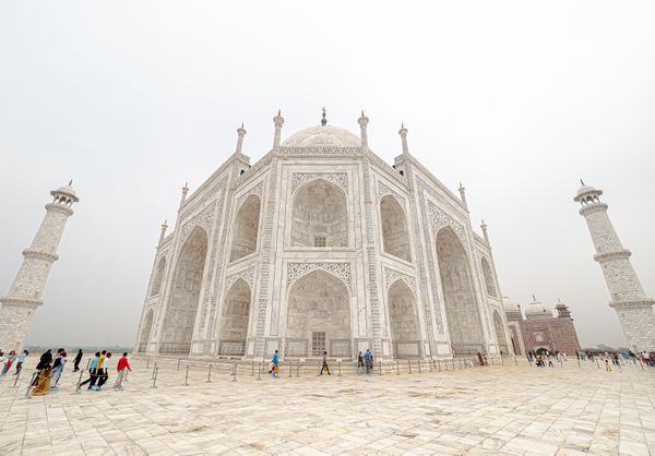 A different Taj view thumbnail