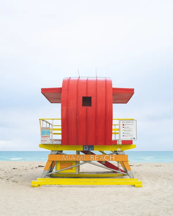 Lifeguard tower 13th Street (Miami Beach, FL) thumbnail