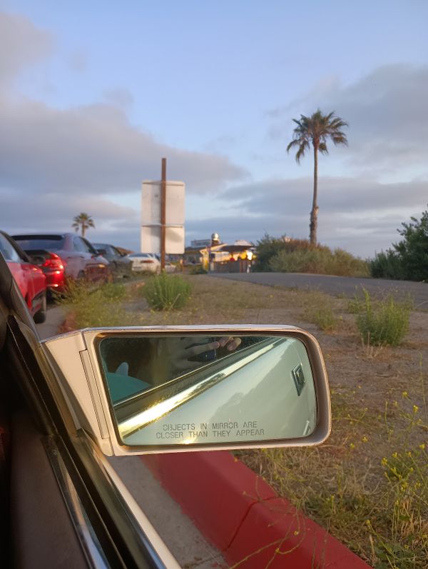 Objects in Photo Are Closer Than They Appear thumbnail