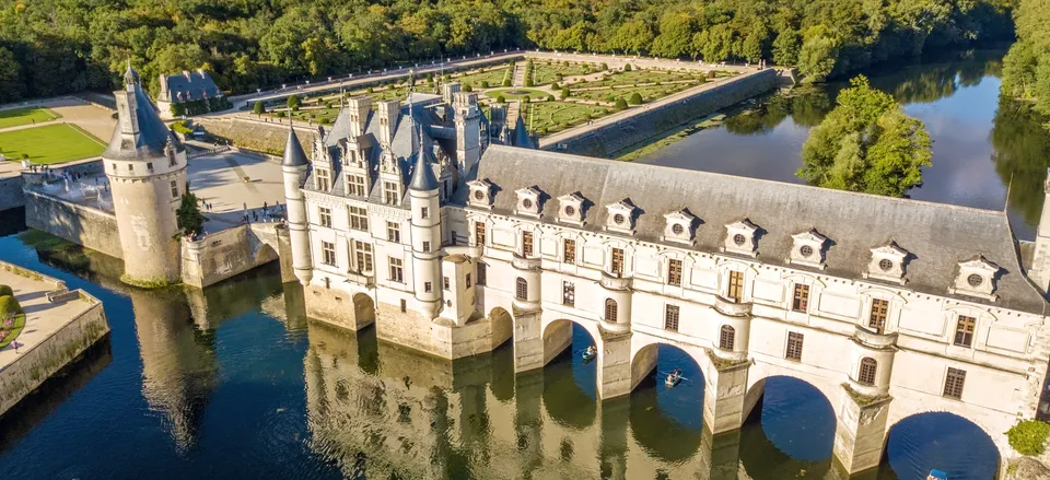  The chateau of Chenonceau, Loire Valley 