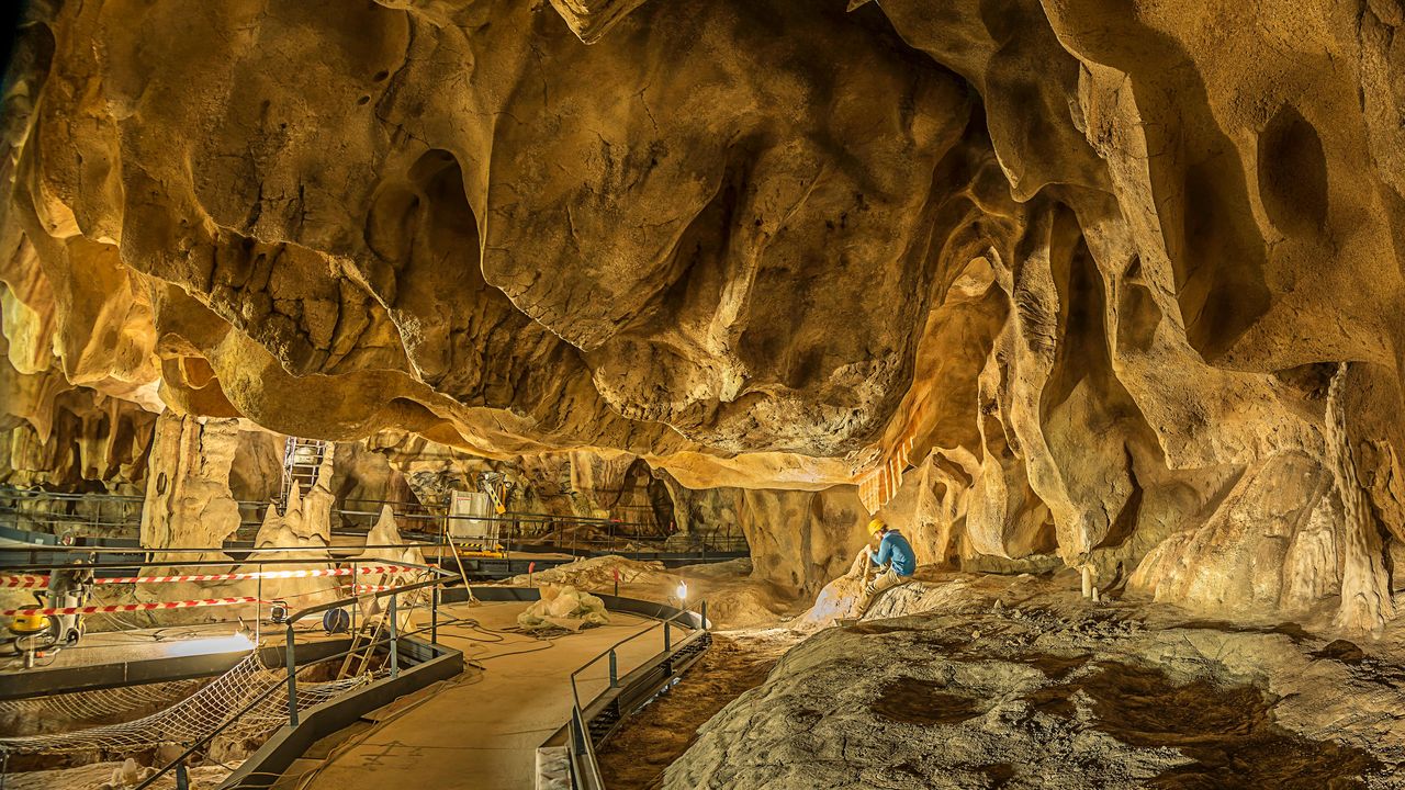 Finally, the Beauty of France's Chauvet Cave Makes its Grand Public Debut