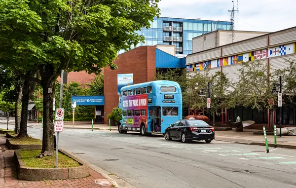 Double Decker Or Taxi? thumbnail