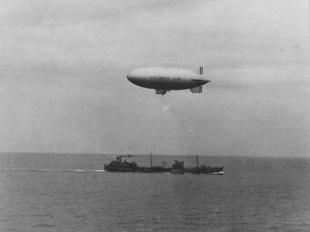 US Navy blimp L-8 in flight to drop off supplies to the Doolittle Raiders off the coast of California. (U.S. National Archives and Records Administration)