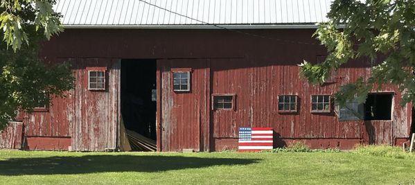 Vintage barn and flag thumbnail