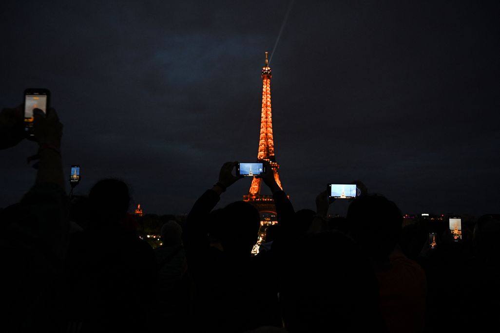 Eiffel Tower tourists