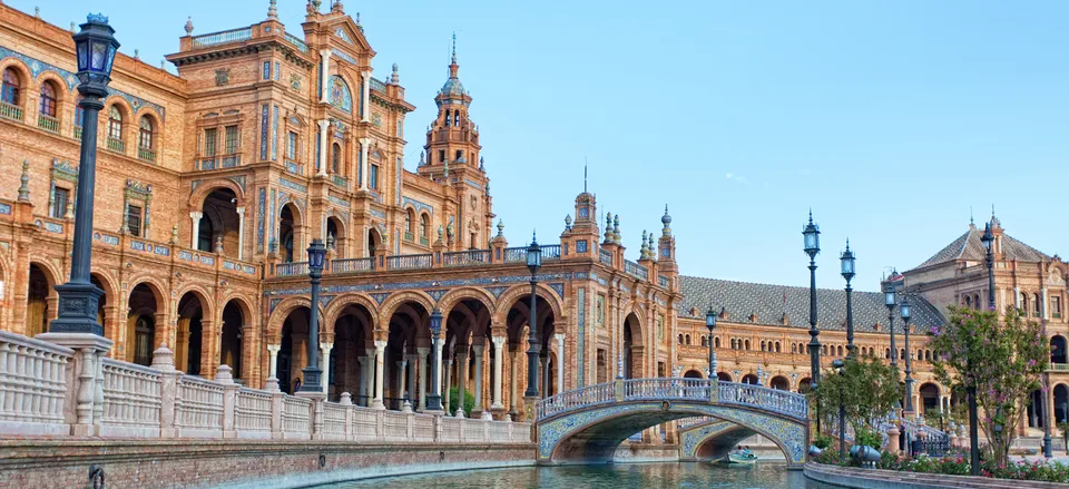  The main plaza in Seville 