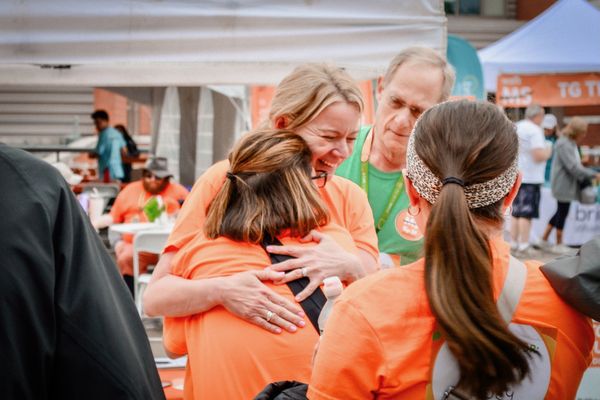 A reunion of two childhood friends. thumbnail