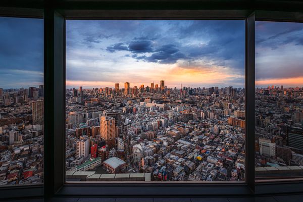 Sunset over Tokyo thumbnail