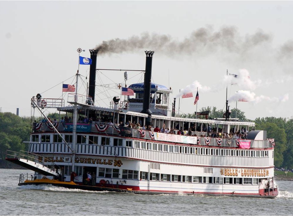 Belle of Louisville Great Steamboat race Kentucky Derby Festival