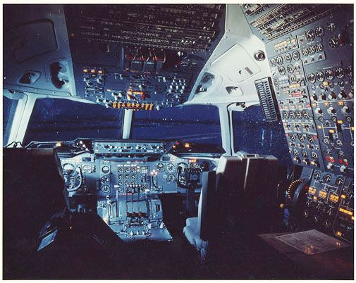 DC-10 cockpit-505.jpg