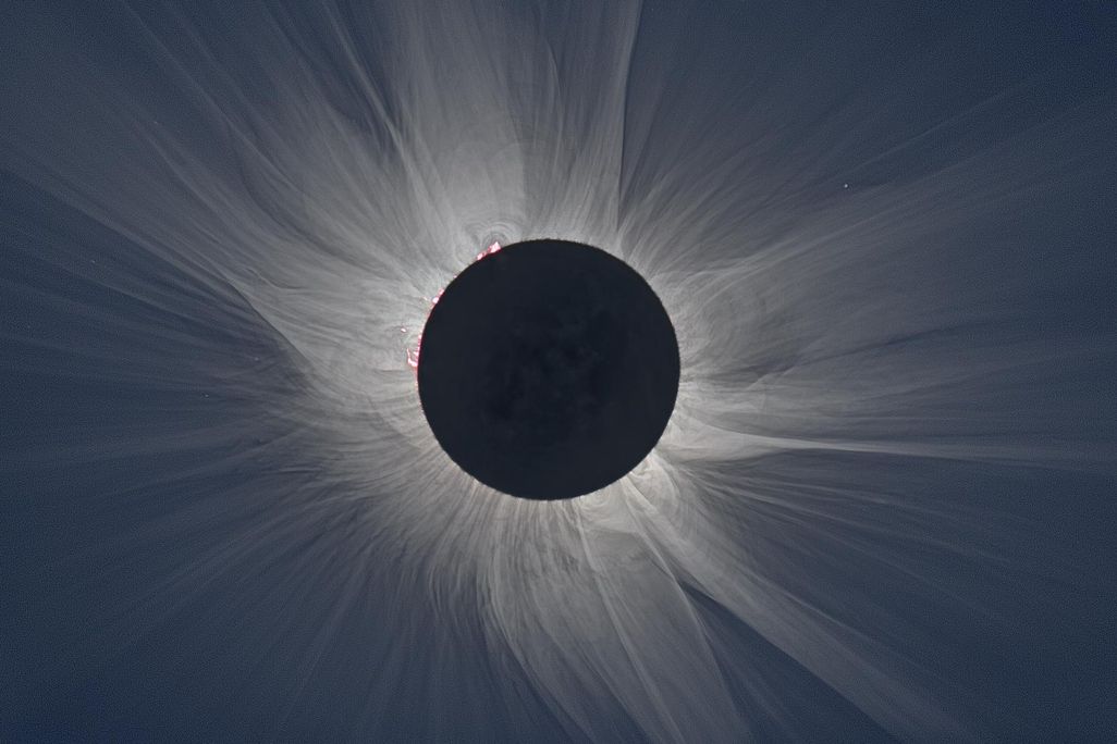 druckmuller_SolarCorona_TSE2015_Svalbard.jpg