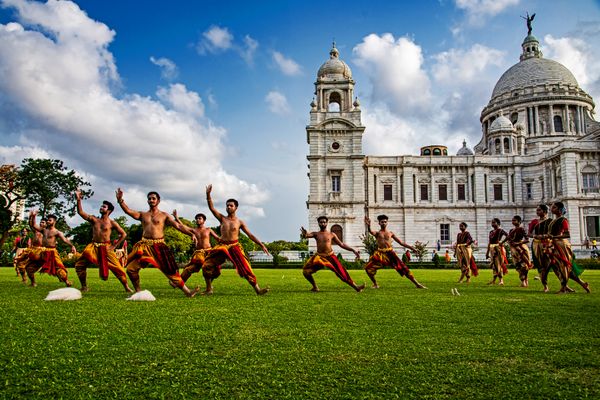 Dance of Heritage: Cultural Performance at the Victoria Memorial thumbnail