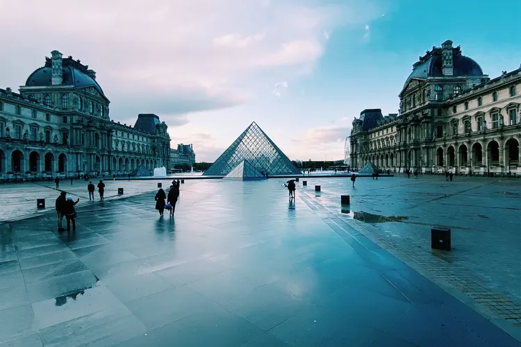 Louvre pyramid