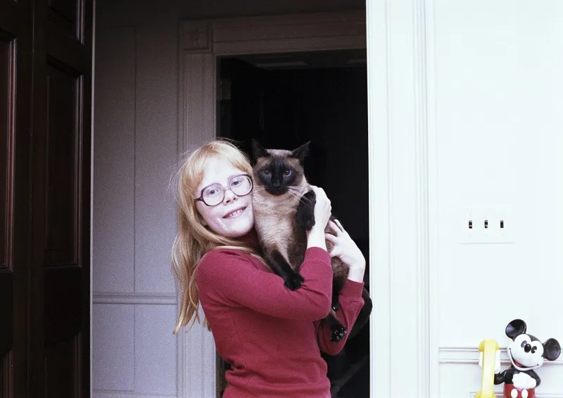 Amy Carter with her Siamese cat, Misty Malarky Ying Yang
