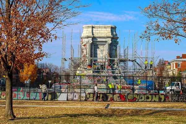 Dismantling the Lee Pedestal thumbnail