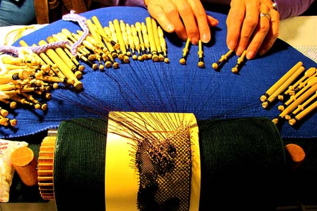 lacemaking.jpg