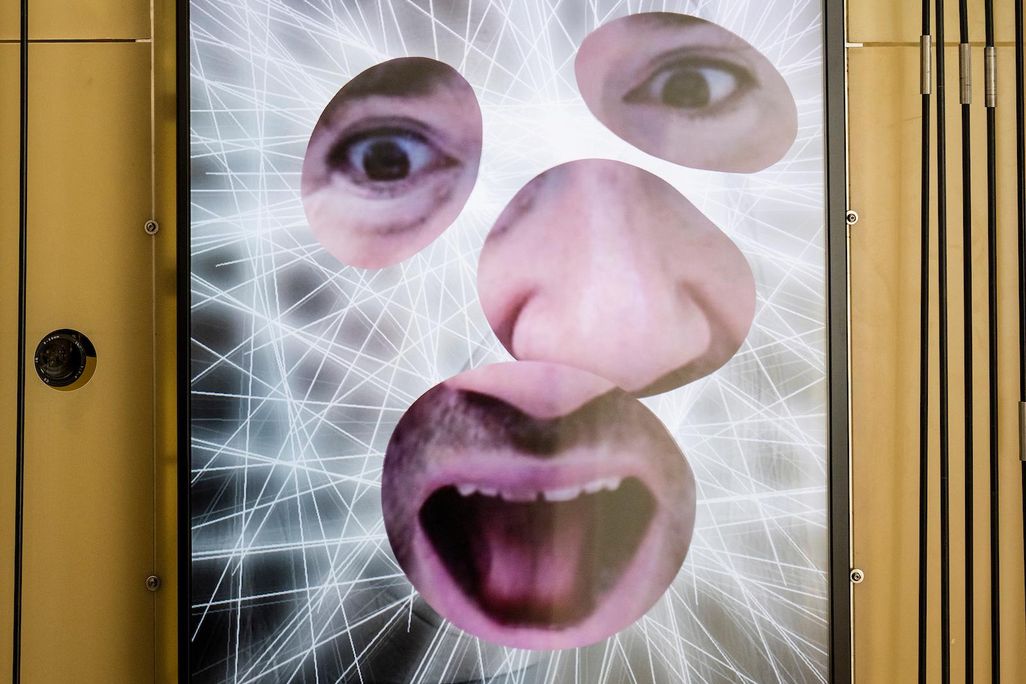 Expression mirror with eyes, nose and mouth