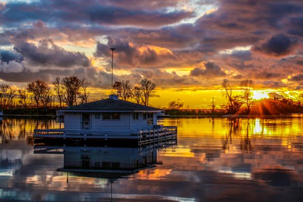 Houseboat on Horseshoe Pond at Sunset thumbnail