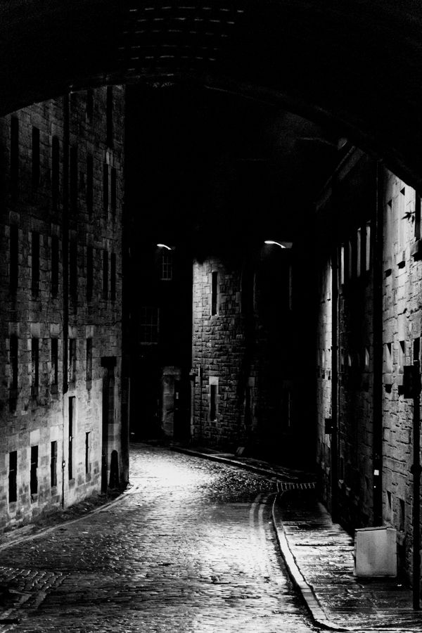 Alley in Edynburgh thumbnail