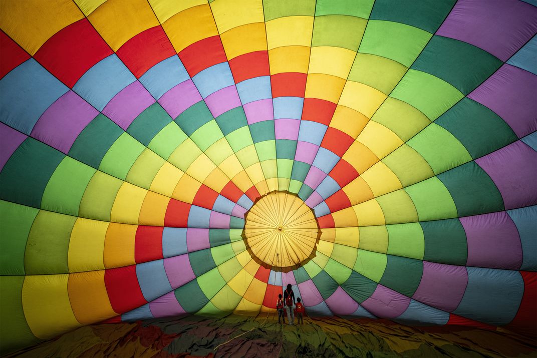 Hot air balloon colors | Smithsonian Photo Contest | Smithsonian Magazine