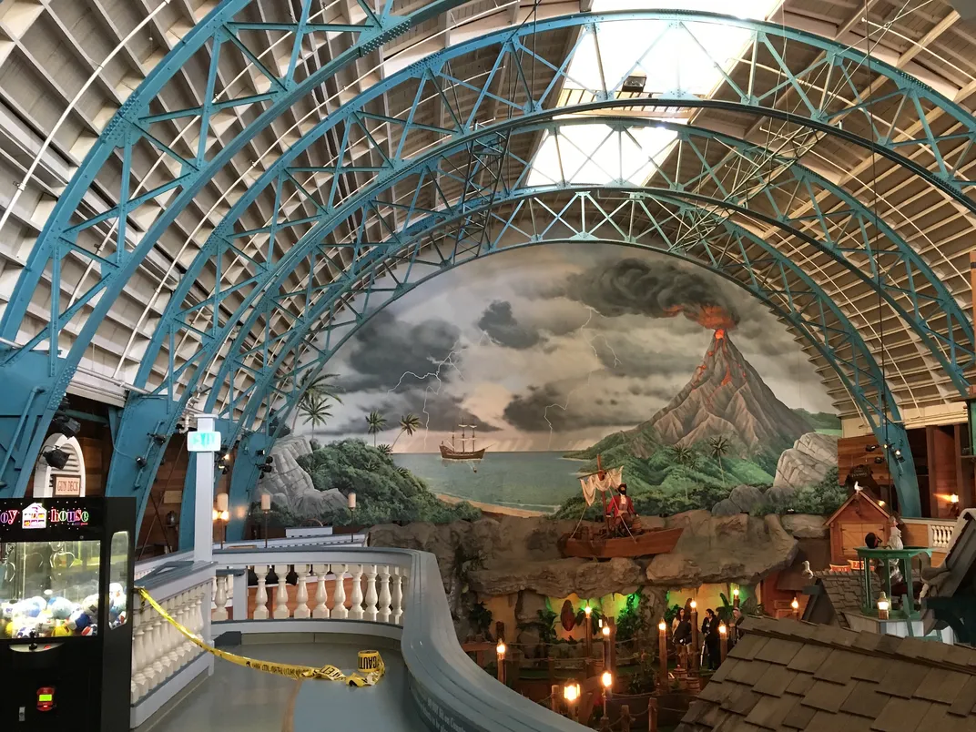 mural at the Santa Cruz Beach Boardwalk Amusement Park