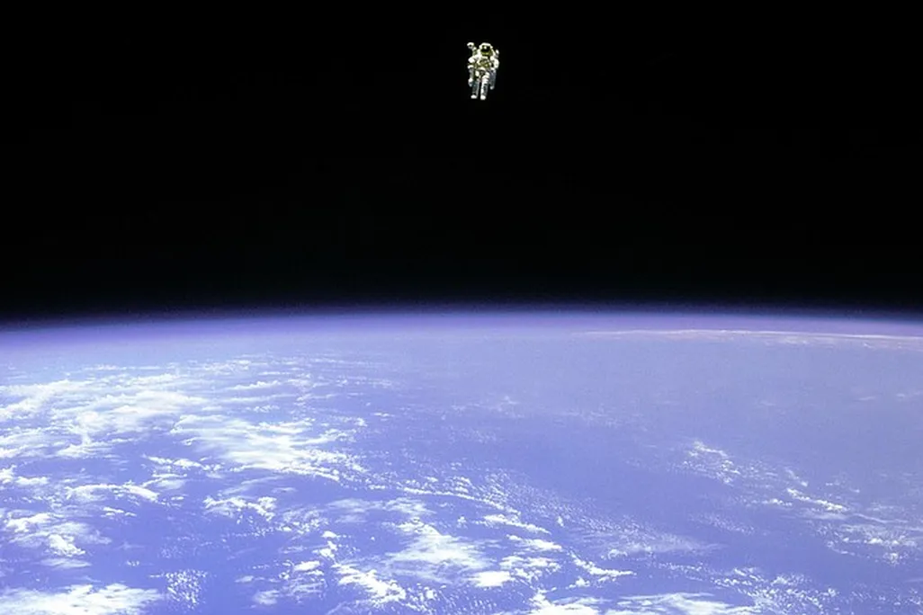 mccandless in flight.jpg