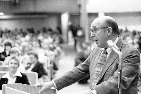 James Rouse talks about the future of the American city at one of his many speaking engagements
