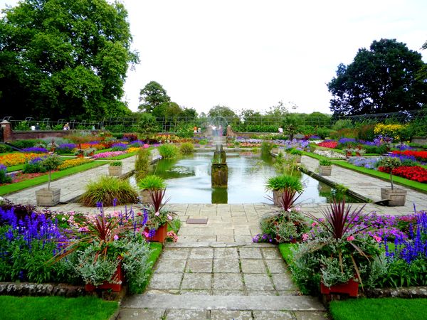 The flower garden at Kensington palace seems as compelling and beautiful as Princess Diana had wanted. thumbnail