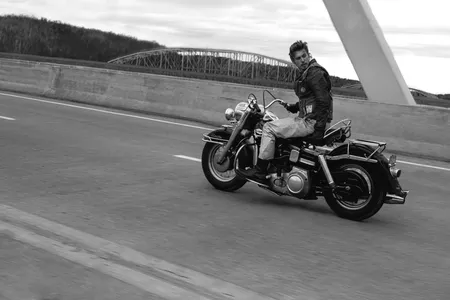 This still from&nbsp;The Bikeriders&nbsp;is a recreation of Danny Lyon&#39;s photo&nbsp;Crossing the Ohio River.