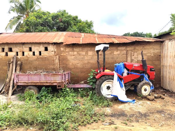 Tractor thumbnail