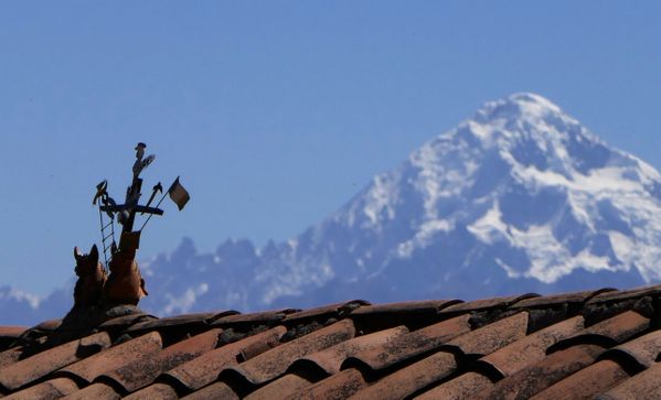 Peruvian roof ornament thumbnail