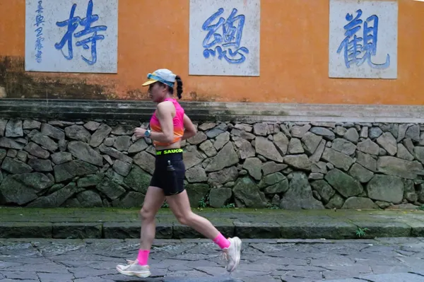 Running along the Ancient Wall thumbnail