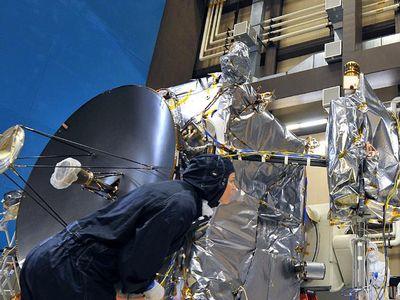 Engineers check out the Mars-bound MAVEN spacecraft in March 2013.