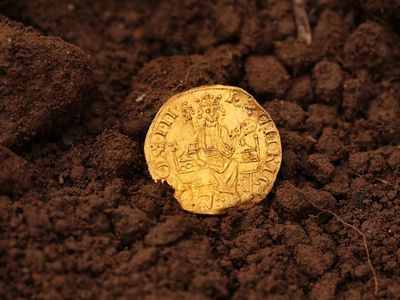 An extremely rare Henry III gold penny discovered in a farm field&nbsp;in England could fetch more than $500,000 at auction this month.