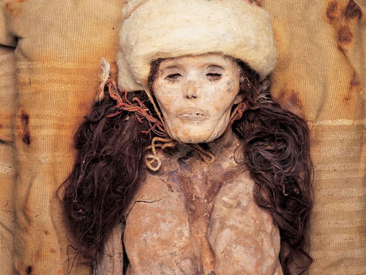 china mummy red hair woman