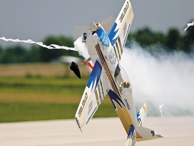Extra 330