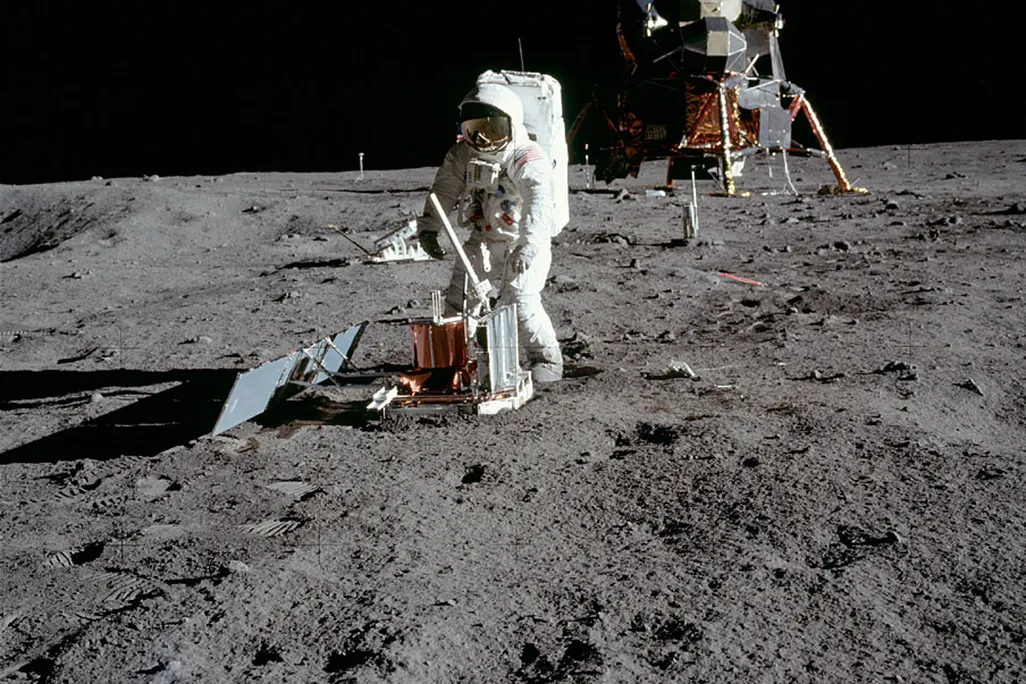 Apollo 11 seismometer install