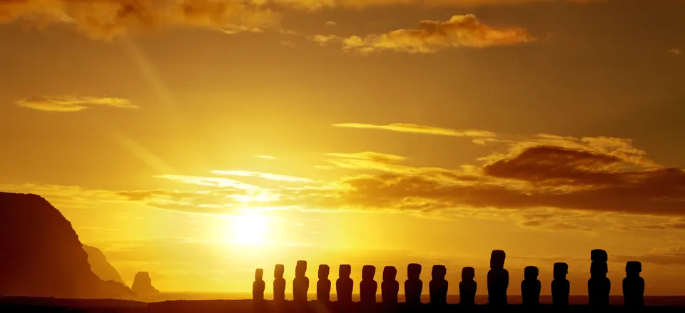  Sunrise on Easter Island 
