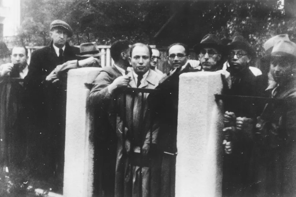 Jewish refugees lined up outside of the Japanese Consulate in Kaunas, Lithuania, waiting to receive transit visas from Chiune Sugihara in July 1940