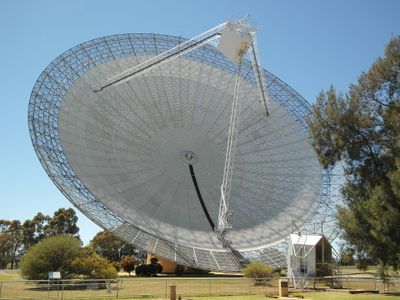 The Parkes radio telescope in Australia, which discovered the first FRB and the most recent burst