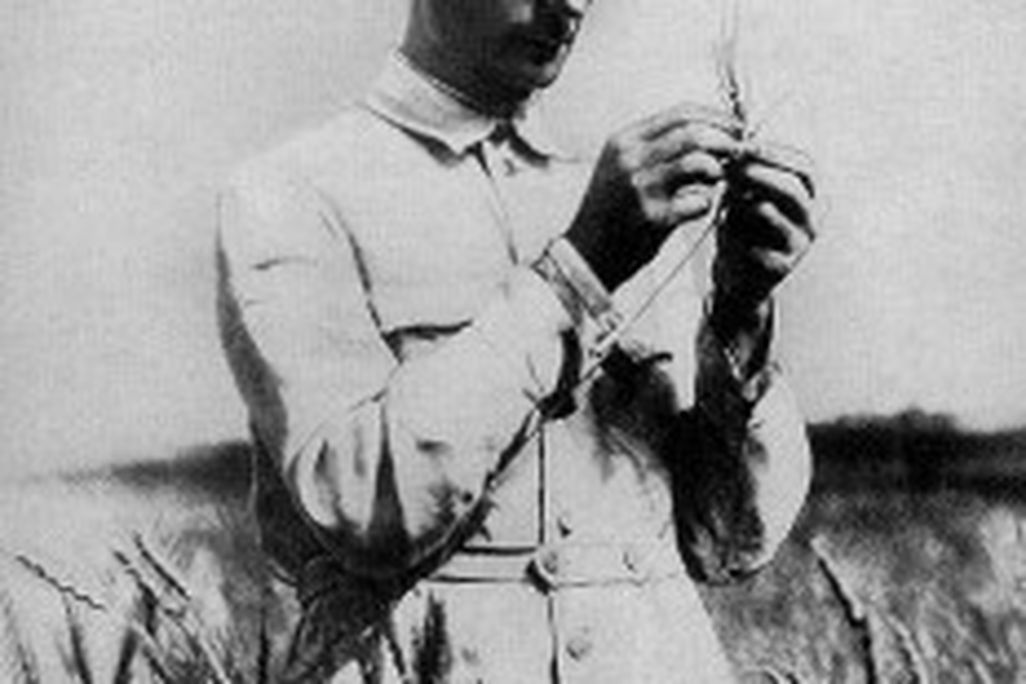 20110520102319Lysenko_in_field_with_wheat-232x299.jpg