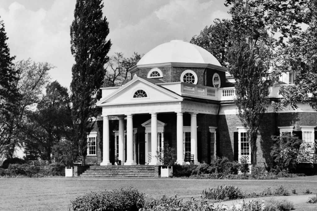 b&w Monticello