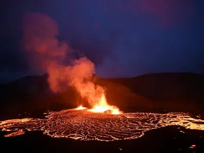 Lava rises from the volcano eruption in Iceland&#39;s&nbsp;Meradalir valley late on August 6.