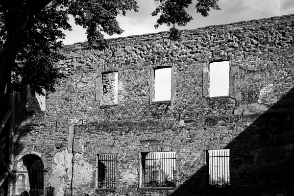 Geometric Decay – Windows to Forgotten Time thumbnail