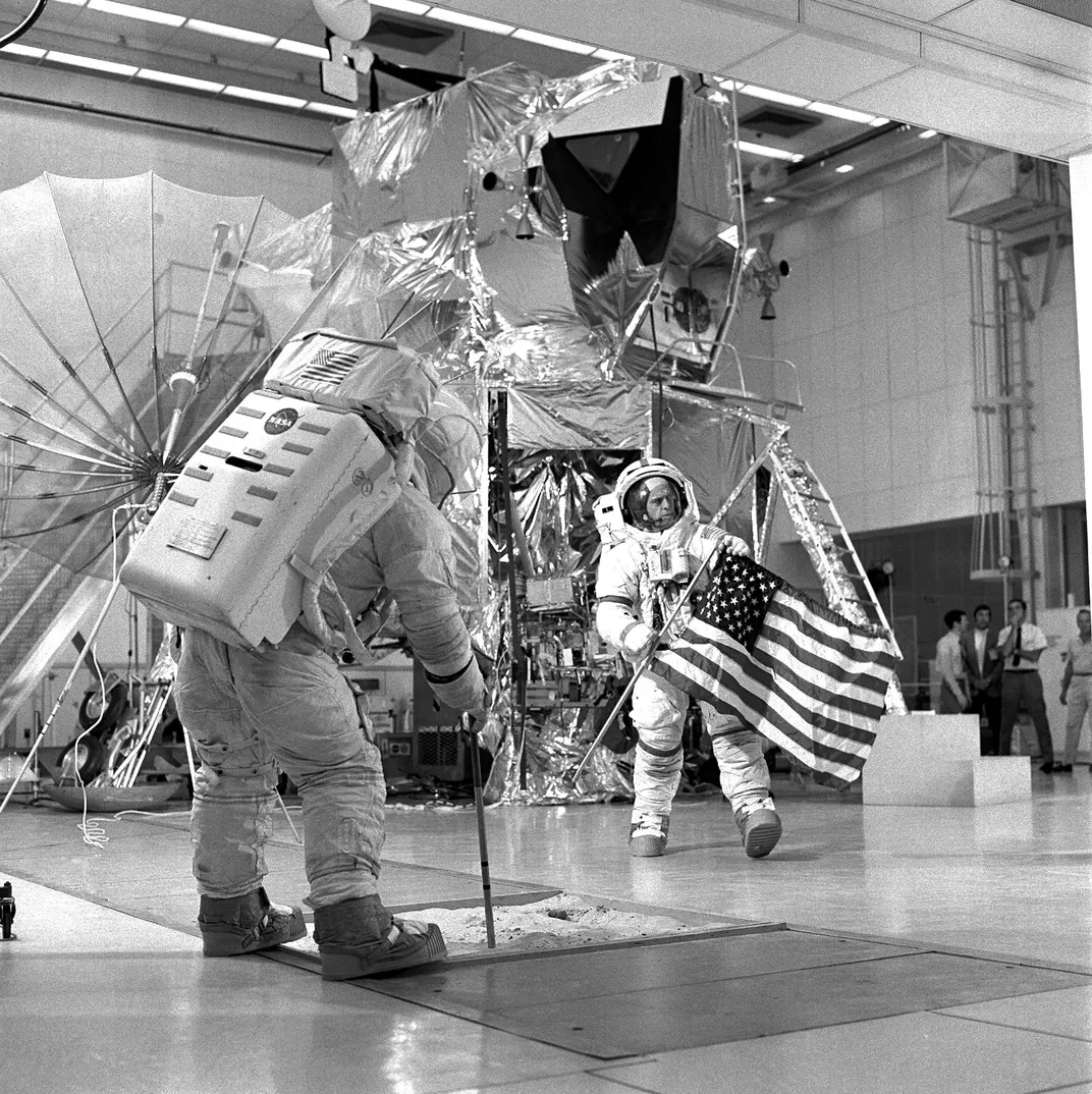 Apollo 14 crew train
