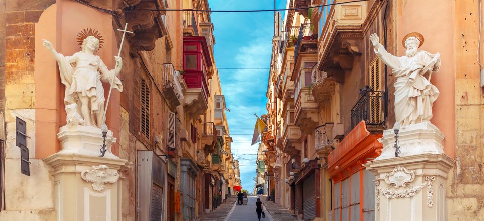  Typical street in Valletta, Malta 