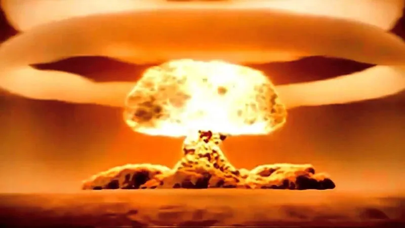 20111028033010Tsar-bomb.jpg