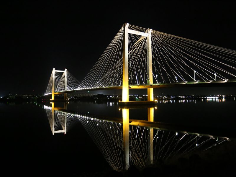 Cable Bridge between Pasco and Kennewick, WA | Smithsonian Photo ...