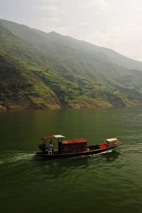 Life on the Yangtze River thumbnail