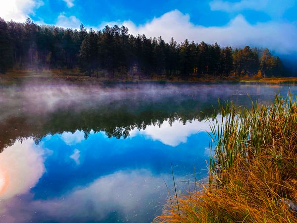 Lake Sheridan in South Dakota, early Fall morning thumbnail